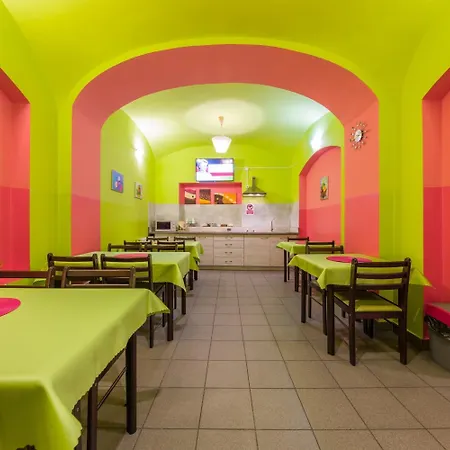 Faust Aparthostel Hostel *