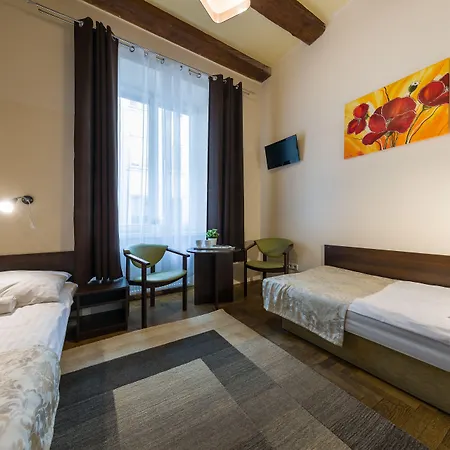 Faust Aparthostel Albergue