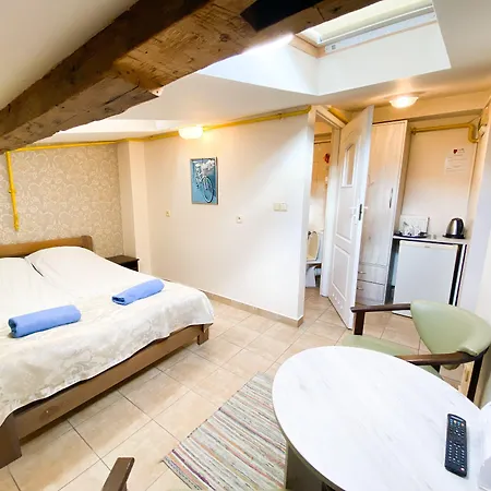 Albergue Faust Aparthostel Cracóvia