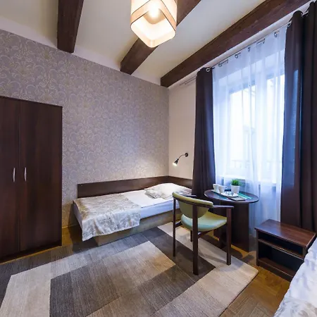 Faust Aparthostel Albergue Cracóvia