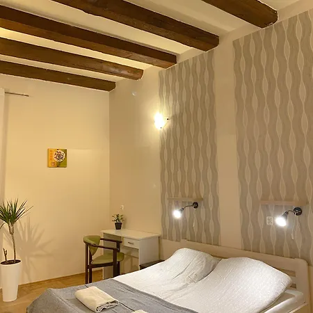 Faust Aparthostel * Cracovia