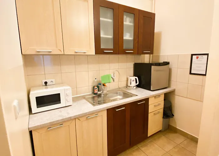 Faust Aparthostel Hostel *